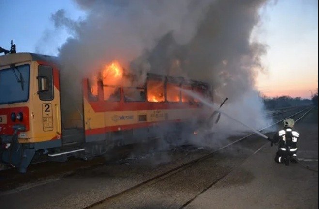 „Most érkezett! Sokk Magyarországon: 35 utassal égett le egy vonat – RÉSZLETEK, amiket mindenki tudni akar:”