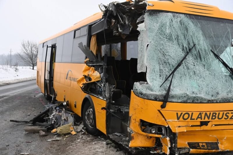 „Újabb szörnyű buszbaleset rázta meg az országot – roncsok mindenütt, többen azonnal életüket vesztették”