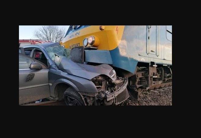 „Sokkoló tragédia: fiatal anyuka és 4 éves kislánya vesztette életét a vonatbalesetben”