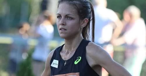 Búcsú a művészet világától: váratlanul elhunyt Szabó Nóra 🖤🕯️ – Tudd meg a részleteket!