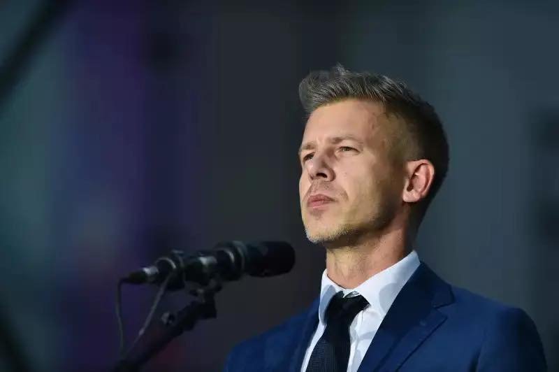 “Futótűzként terjed a Tisza Párt új himnusza! Már 400 ezer meghallgatásnál jár 2 óra alatt