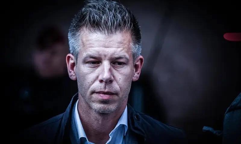 „Magyar Péterről egyre több pletyka kering – tényleg megadóztatná a nyugdíjakat? 💬 Most végre tiszta vizet öntünk a pohárba!”