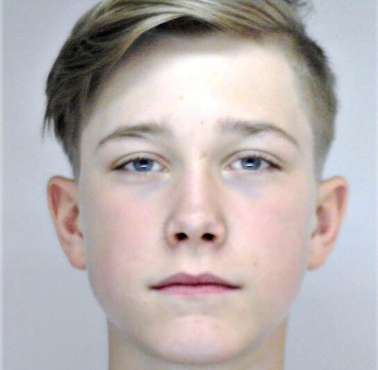 „Eltűnt a 14 éves Velkei Viktor: nyomtalanul tűnt el a fiú, a család kétségbeesetten keresi – kérünk, osszátok tovább, minden megosztás segíthet! A hivatalos körözési link a cikkben”