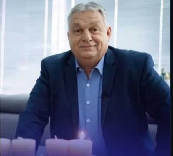 🕯️ Orbán Viktor már meggyújtotta az első adventi gyertyát!