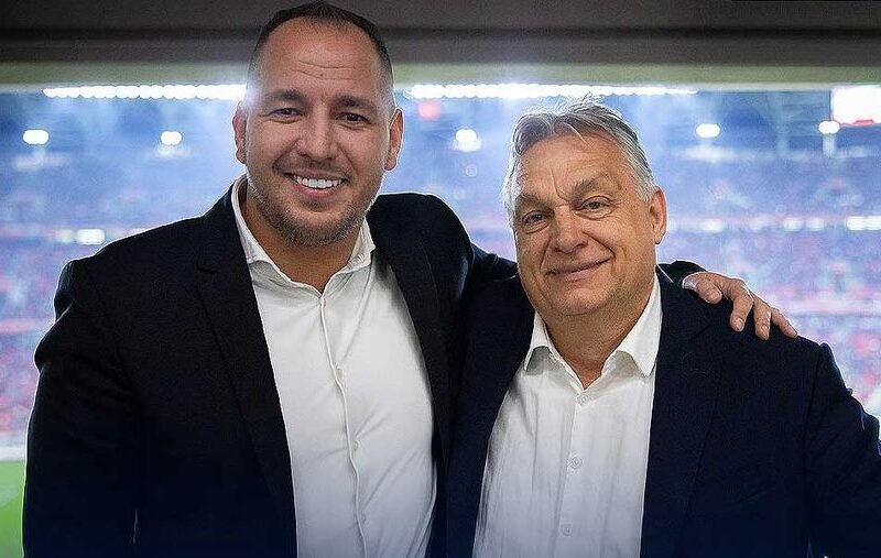 👀 Van valami furcsa Orbán Viktor és Curtis közös fotóján – Ön is látja? 👉 Részletek a kommentekben