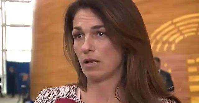 😱 Most érkezett! Jól elbántak Varga Judittal – volt férje, Magyar Péter teljesen Őrjöng 😳 Sajnos nagyon kemény és elgondolkodtató, ami történt…