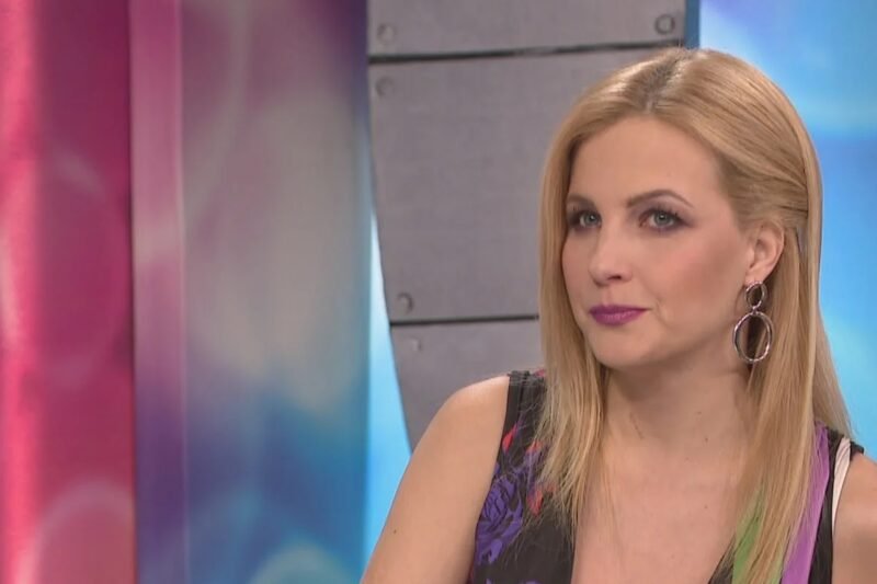 😂 A fél ország nevet ezen a Várkonyi Andrea fotón! 😳 Mészáros Lőrinc biztosan nem fog örülni, ha meglátja… 👇 Nézd meg a kommentekben a rajongók reakcióit! 👇